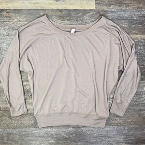 Bella Women's tan long sleeve casual top size large L B166